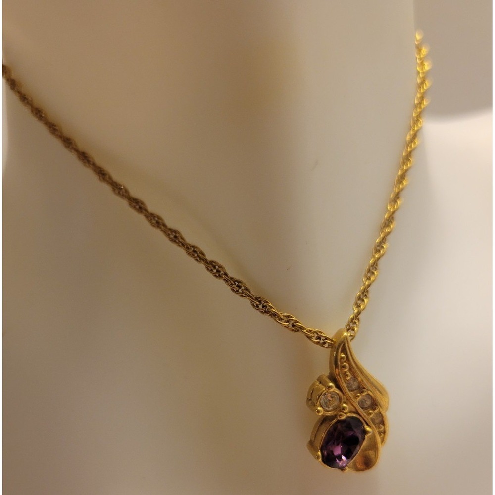 Avon Pendant Necklace Vintage Elegant Faux Amethyst Gold Tone Rope Chain Purple